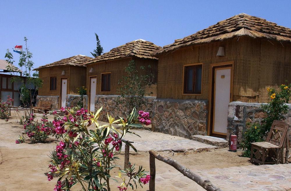 Roots Red Sea Hotel El Qoseir Exterior photo