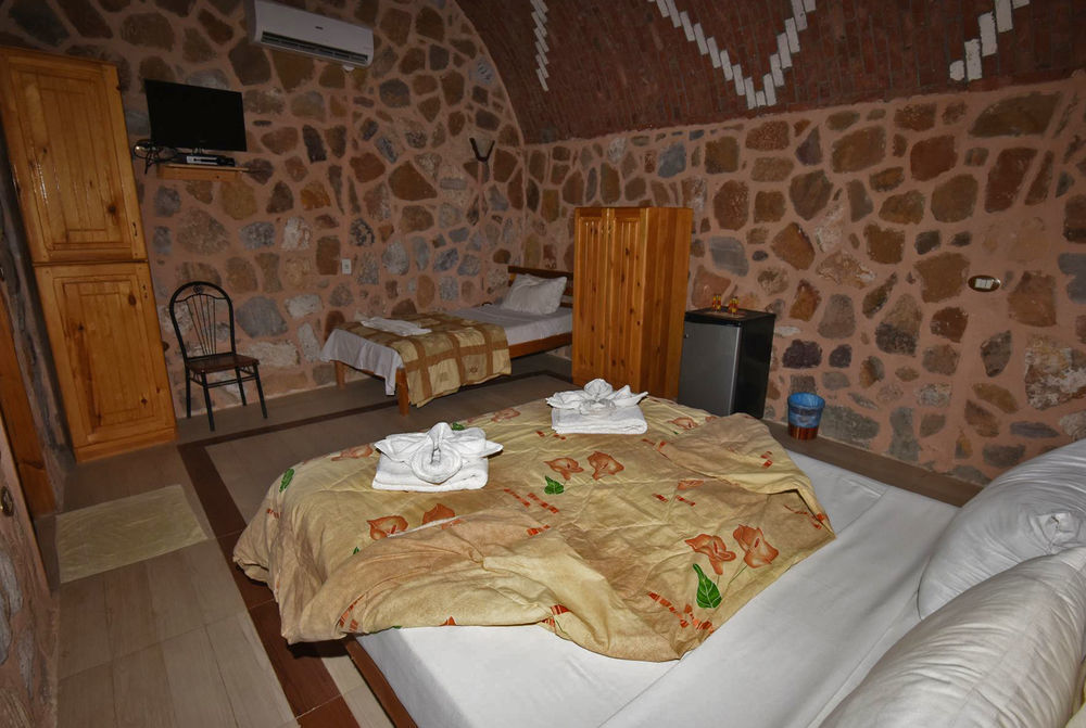 Roots Red Sea Hotel El Qoseir Exterior photo